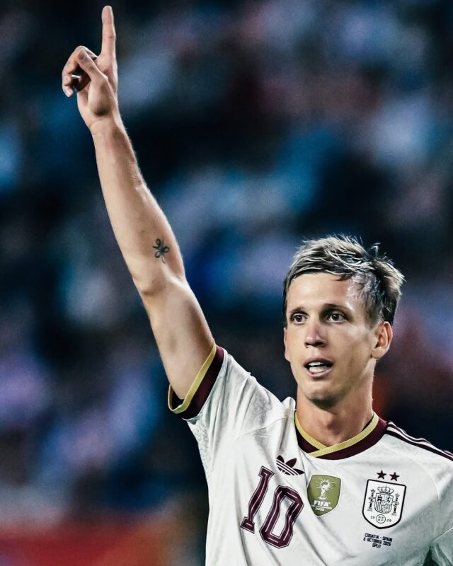 Dani Olmo, amb la selecció espanyola de futbol a Croàcia